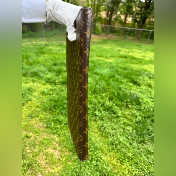 LV Ministre Document Computer Pouche Case Monogram Canvas w/ COA Louis Vuitton - Picture 4 of 16